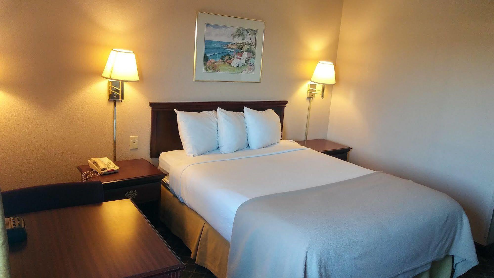 Briarwood Inn - Sparta Εξωτερικό φωτογραφία